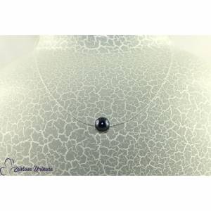schwebende Perle dunkelblau elegante Kette mit einzelne Perle auf transparentem Band -10 mm Swarovski Crystal Pearls