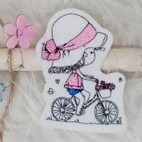 Aufnäher Mädchen auf Fahrrad - 10 x 8 cm - verschiedene Designs - aufbügelbar Bild 2