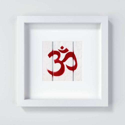 Om Wandbild zur Meditation und zur Dekoration im Yoga Raum in Rot-Weiß, Fine Art Print in den Größen 13 x 13 cm + 20 x 20 cm