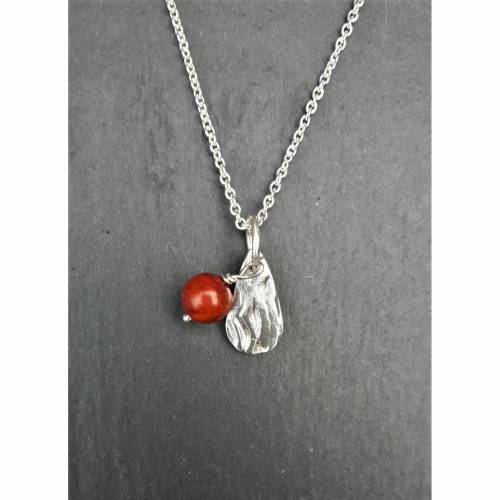 Sterlingsilber-Kette mit Anhänger Tropfen aus 999 Silber und Schaumkoralle