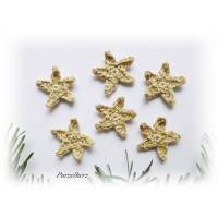 6 gehäkelte Sterne zur Tisch- oder Streudekoration - Weihnachten - Gastgeschenk,Giveaway -  beige, gold - Häkelapplikation, Aufnäher Bild 1