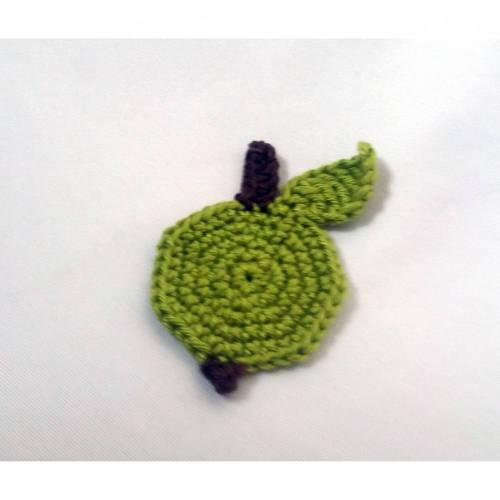 Häkelapplikation Apfel grün gehäkelt 1 Stk. 100 % Baumwolle 