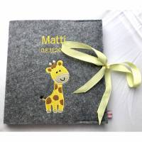Besticktes Babyalbum/Babytagebuch aus Filz Giraffe Bild 1