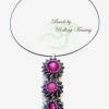 Handgemachter Halsreif mit Blumen und Blüten aus Glas-Perlen und Polaris-Perlen in schwarz und pink Bild 2