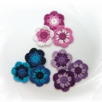 3-er Set Häkelblumen 5 cm , Häkelapplikation Blume, Farben selber aussuchen Bild 1