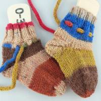 Babysocken handgestrickt, Socken ca. 8,5 cm mit Bindeband Bild 1