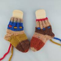 Babysocken handgestrickt, Socken ca. 8,5 cm mit Bindeband Bild 3