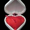 RINGBOX aus HOLZ Herz Ringkissen mit GRAVUR Hochzeit Schatulle Ringkästchen in weiß für Eheringe Holzbox Herzform Graviert Personalisiert Bild 8
