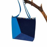handgefertigte Jeanstasche " Tabby " - eine farbenfrohe, einzigartige Handtasche die aus Upcycling entstanden is Bild 5