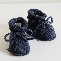 dunkelgraue Babyschuhe glitzernd 0-3 Monate von Hand gestrickt aus Baumwolle mit Glitzerfaden für kleine Mädchen Bild 8