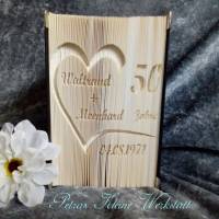 Zum Hochzeitstag Gefaltetes Buch Herz mit Namen, Zahl und Spruch Bild 2