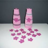 kleine Blumenvase Vase mit Blümchen in Wunschfarbe gehäkelt, Geschenk Muttertag, Deko Frühling Bild 9