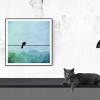 Schwarzer Vogel auf der Stromleitung, Blau und Grün, Wandbild, Kunstdruck, Fotografie, Dekoration im Aquarell-Stil Bild 3