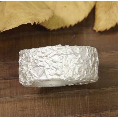 Breiter Ring aus Silber 925/-. Knitterring, ca 10-11 mm