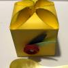 Oster-Mitbringsel: Handglasierter Eierbecher mit Perlmutt Design Eierlöffel in gelber Geschenkbox Bild 4