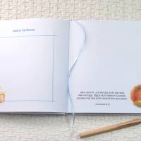 personalisiertes Gästebuch zur Taufe mit Wal und Wellen in tiefem Blau mit Leseband; auch mit Gästefragen zum Ausfüllen Bild 5