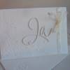Edle Hochzeitskarte in weiß mit Prägung, Ja-Schriftzug und Perlen Bild 4