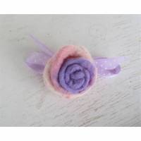 gefilzte Rose Filzblume Brosche zum Anstecken in lila rosa weiß Bild 1