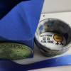 Handglasierter Eierbecher in blauer Geschenkbox als Oster-Mitbringsel:" Das Leben ist so leer ohne Ei!" Bild 2