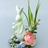 Osterdeko mit Osterhase, Tischdeko mit Blumen, Geschenk im Frühling Bild 5