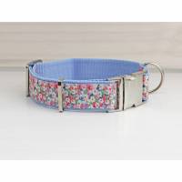 Hundehalsband mit kleinen Blumen, Blumenwiese, romantisch, Gurtband in hellblau, Halsband Bild 1