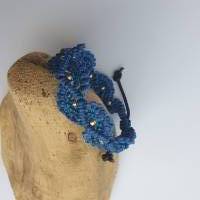 Blaues Makrameearmband auf Leder mit Perlen Bild 4