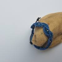 Blaues Makrameearmband auf Leder mit Perlen Bild 5