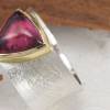 Breiter Ring aus Silber 925/- mit pinkfarbenem, dreieckigem Turmalin Bild 3