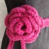 "Himbeerröschen" Rosengürtel / Taillenband aus Alpakamischung, rosa / beere Bild 2