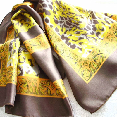 Vintage Sommertuch Halstuch Leopardenmotive aus den 70er Jahren