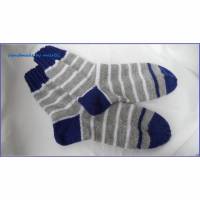 Handgestrickte Wollsocken Socken, grau, blau Bild 3