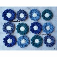 12 blau-weiße Häkelblumen Häkelblüten * zum Dekorieren * als Streudeko * zum Aufnähen Bild 1