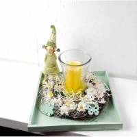 Tischgesteck in grün, mit Windlicht und Kerze, Blumen Elf, Frühlingsdeko, Bild 1