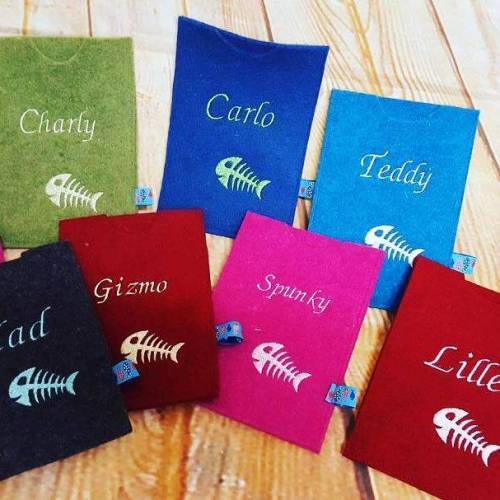 Heimtierausweishülle / Tierausweishülle bestickt