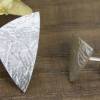 Ohrstecker Silber 925/-, großes ungleiches Dreieck, spitzenstrukturiert Bild 4