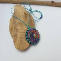 Textilschmuck, schöne Spirale mit Rocailles umrandet Bild 10