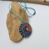 Textilschmuck, schöne Spirale mit Rocailles umrandet Bild 8