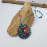 Textilschmuck, schöne Spirale mit Rocailles umrandet Bild 9