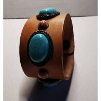 LEDER Armband, hellbraun mit türkisfarbenen Ziernieten und Chaton-Nieten (RLA22) Bild 1