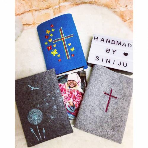 Individuelle Gotteslobhuelle aus Wollfilz, personalisiert bestickt