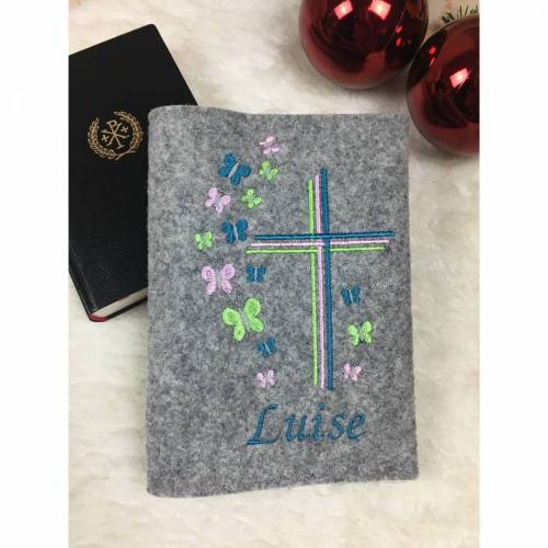 Individuelle Gotteslobhuelle aus Wollfilz, personalisiert bestickt