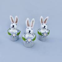 Oster-Hase im Blumentopf, Oster-Deko mit Osterhase, Tischdeko, Geschenk im Frühling Bild 1