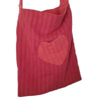 rote Stofftasche mit einem Herz als Außentasche, Henkeltasche, upcycling Bild 2