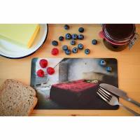 Frühstücksbrettchen rotes Bett Fotografie Brettchen aus Melamin, spülmaschinenfest, Schneidebrett 14 x 23 cm Bild 1