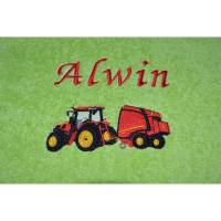 Handtuch mit Traktor und Namen bestickt Bild 1
