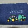 Handtuch mit Traktor und Namen bestickt Bild 2