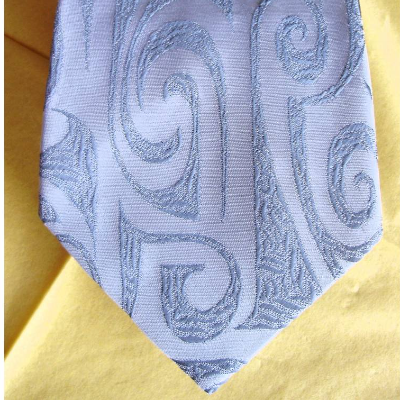 Vintage Krawatte edel in silbergrau aus den 70er Jahren