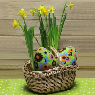 Bunte Stoffeier als dekorative Ostereier – Osterdeko mit Blumen von la miscela