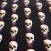French Terry Sweat Skulls weißer Totenköpfe Schädel mit Farbverlauf auf schwarz Bild 4