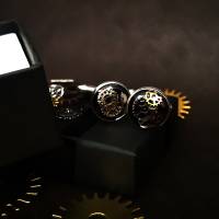 Steampunk Manschettenknöpfe versilbert – Handgefertigte Unikate mit Uhrenteilen für Herren Bild 7